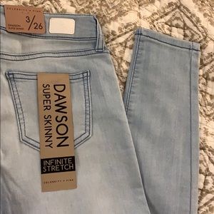 Celebrity Pink Dawson Super Skinny NWT light blue